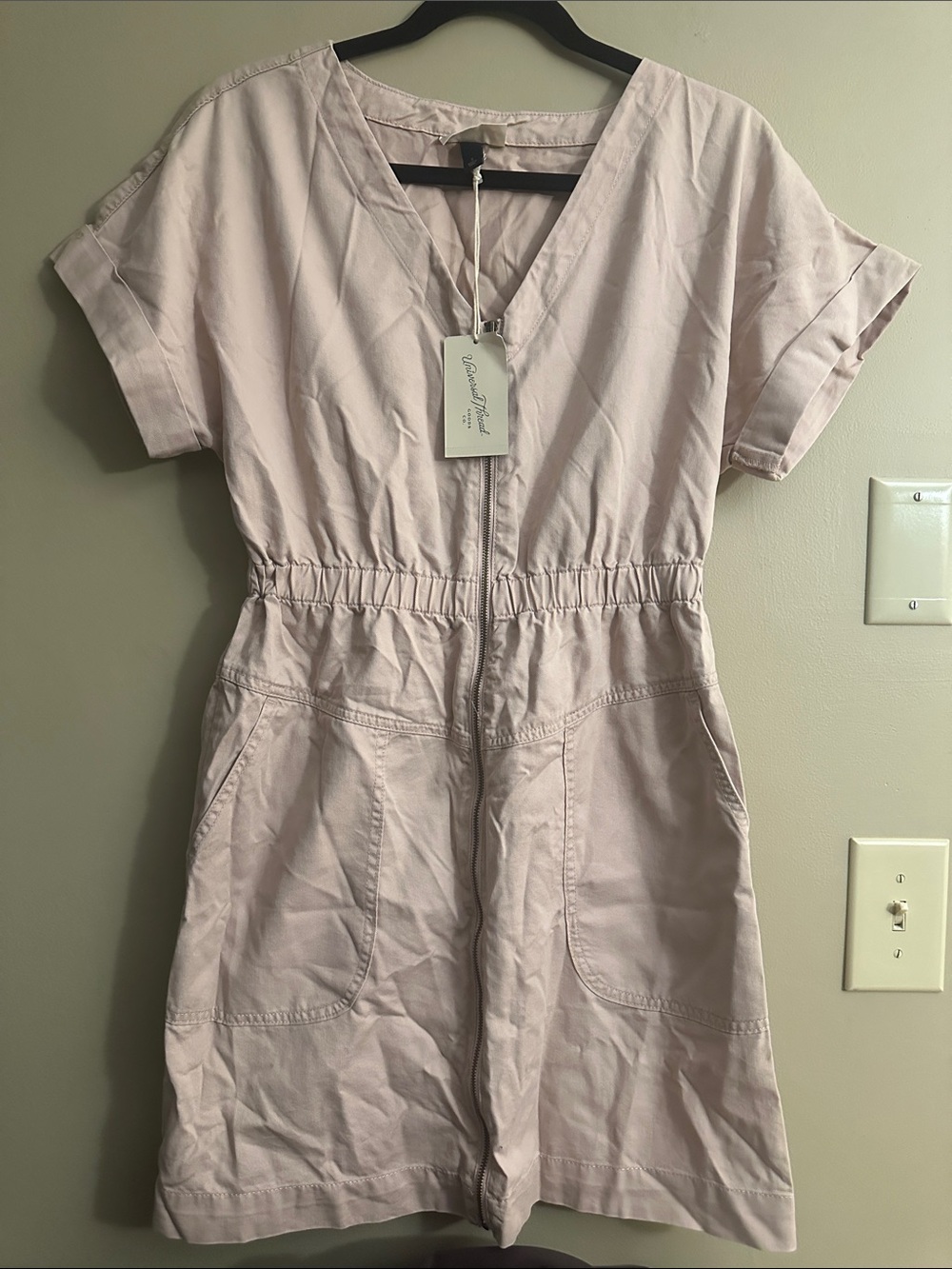 Universal Thread Light Pink V-Neck Short Sleeve Mini Dress with Pockets